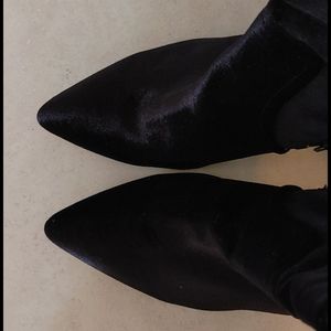 Betsy Johnson booties